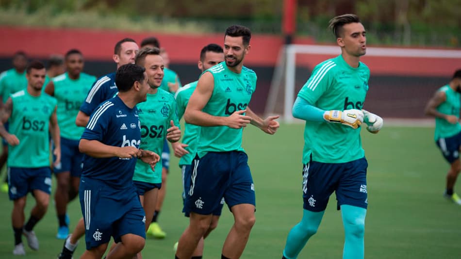 Com o Arsenal ainda interessado, Marí treina a parte física no Ninho