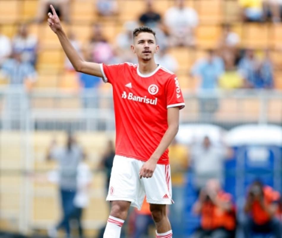 Campeão da Copa SP, Tiago é promovido ao time principal do Internacional