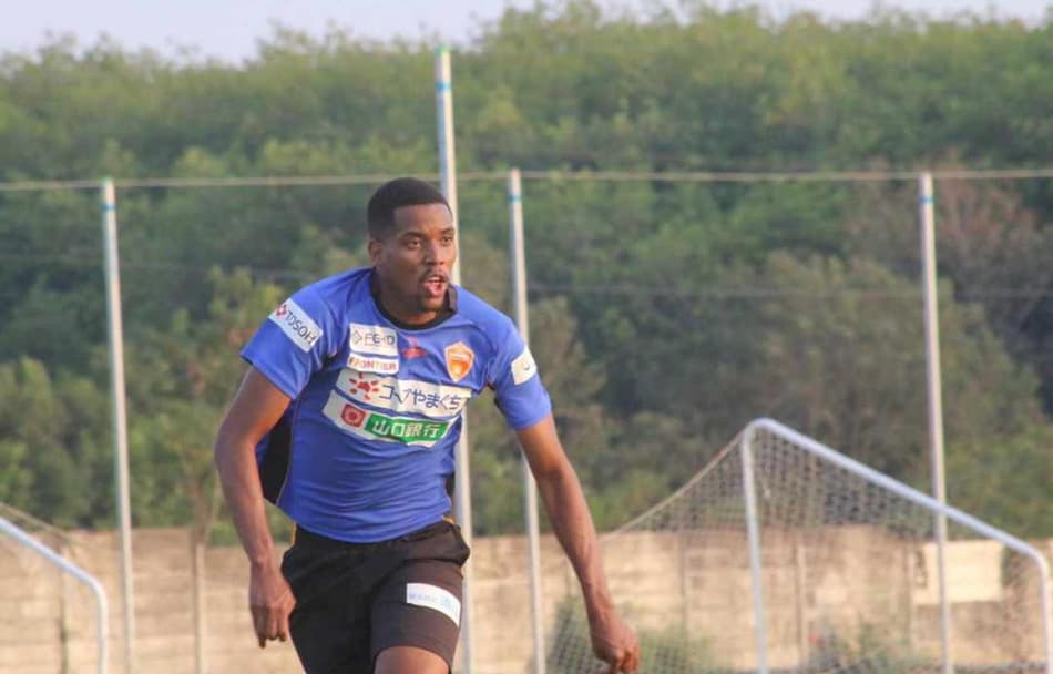 Iury deixa o Portimonense e acerta com o Renofa Yamaguchi para 2020