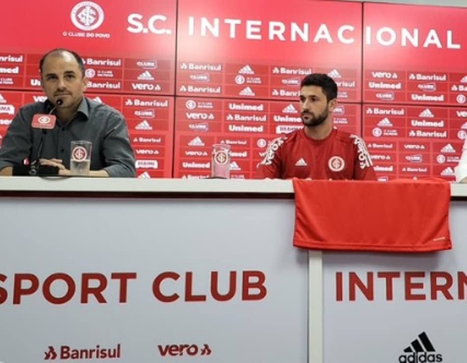 Gabriel Boschilia é apresentado pelo Internacional
