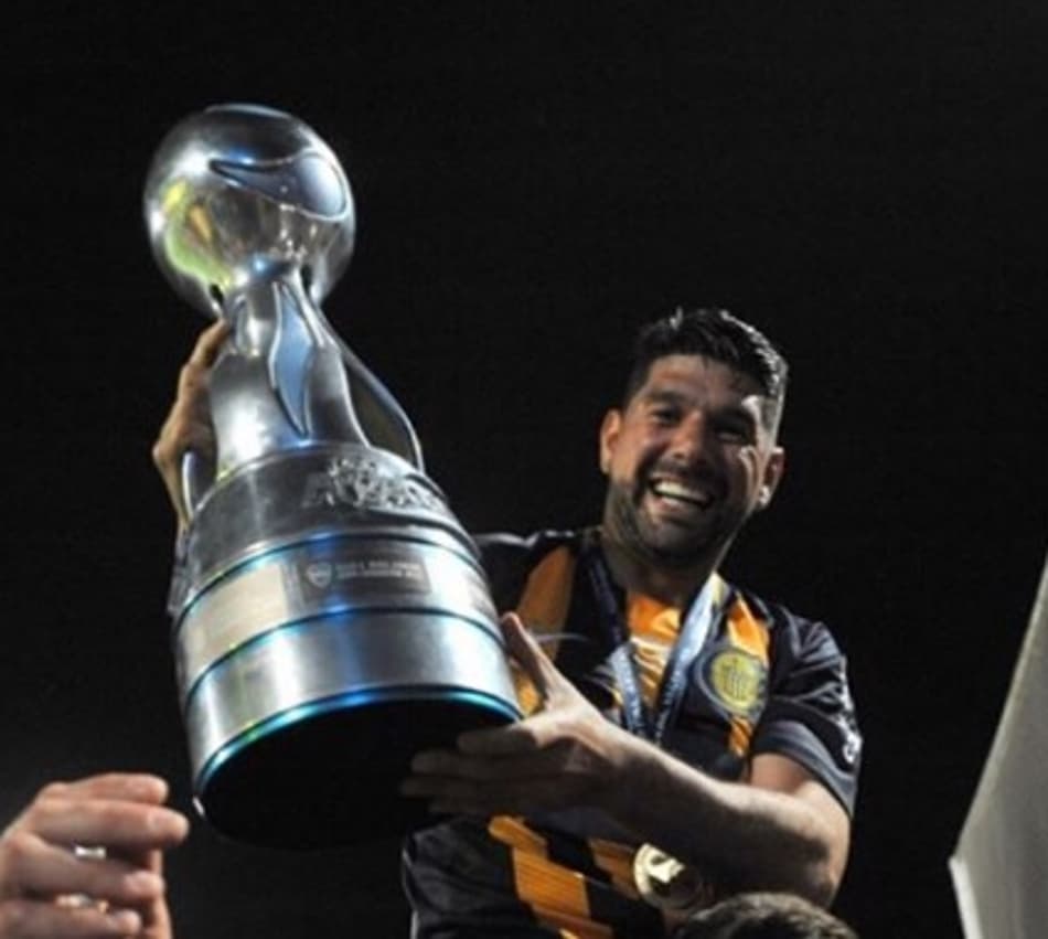 Autor de gol de título da Libertadores anuncia aposentadoria