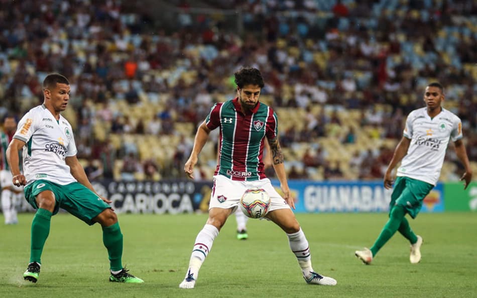 Em noite de time misto, Fluminense sofre com intensidade e criação