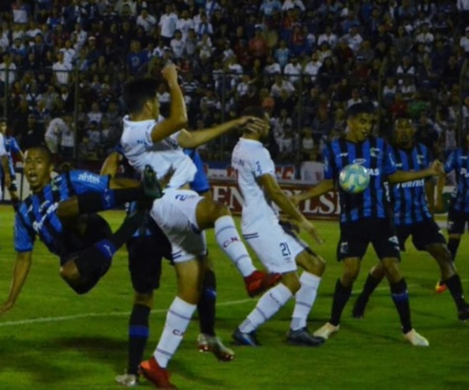 Liverpool massacra Nacional e fatura a Supercopa do Uruguai