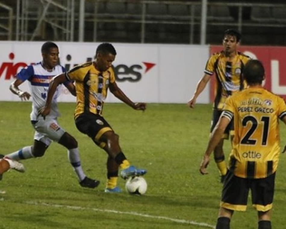 Três jogos agitaram a rodada de sábado do Venezuelano