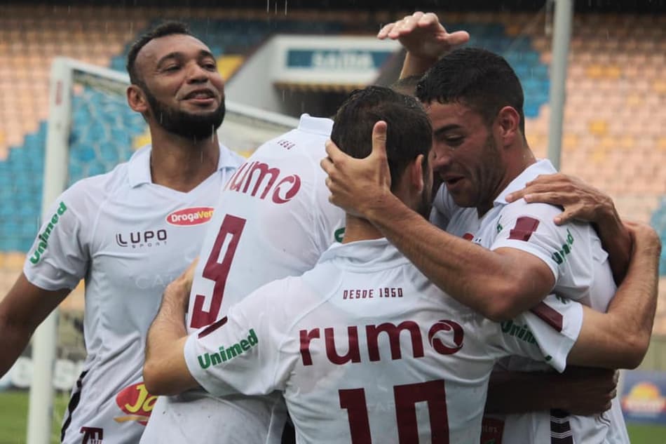 Após três gols em triunfo da Ferroviária, Felipe Ferreira destaca jogo perfeito