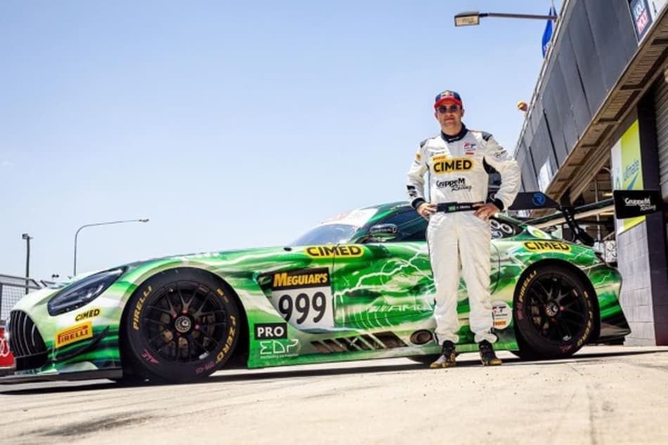 Felipe Fraga lidera prova na Austrália e estreia no Intercontinental GT com 6º lugar