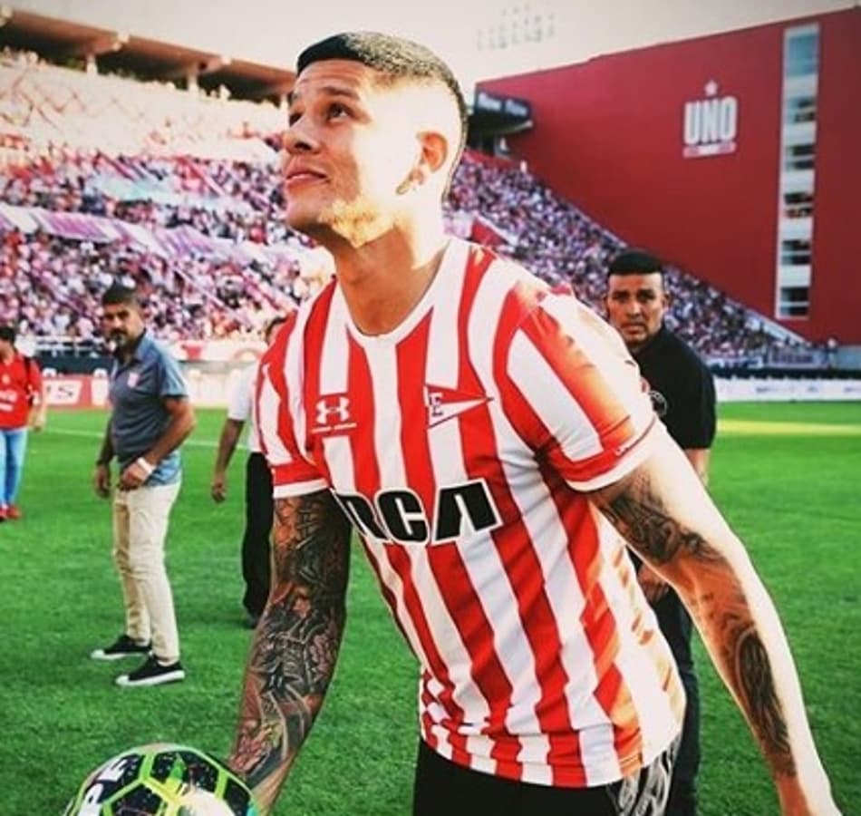 Após novo ato de indisciplina, Estudiantes define o futuro de Marcos Rojo