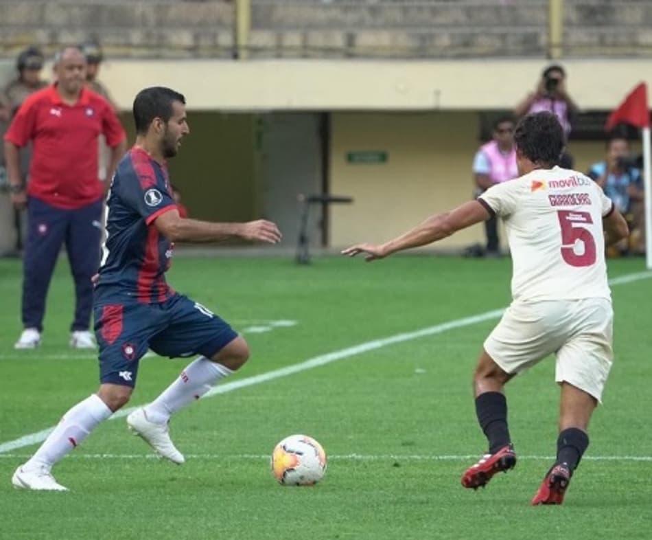 Pela Pré-Libertadores, Universitario e Cerro Porteño ficam no 1 a 1