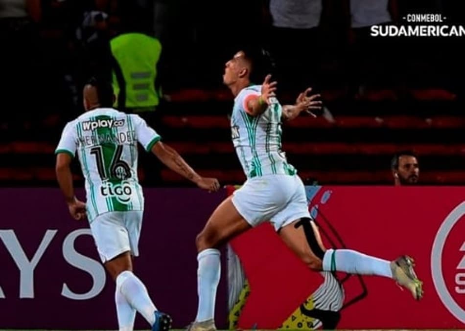 Atlético Nacional vence Huracán e abre boa vantagem para jogo de volta