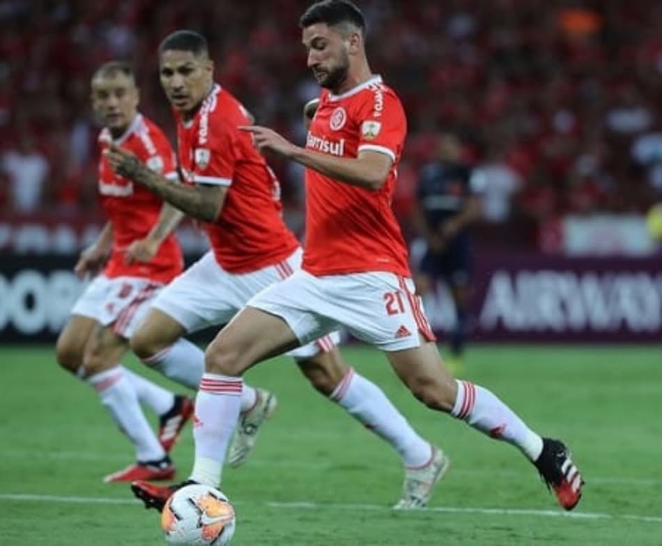 Gabriel Boschilia elogia trabalho de Eduardo Coudet