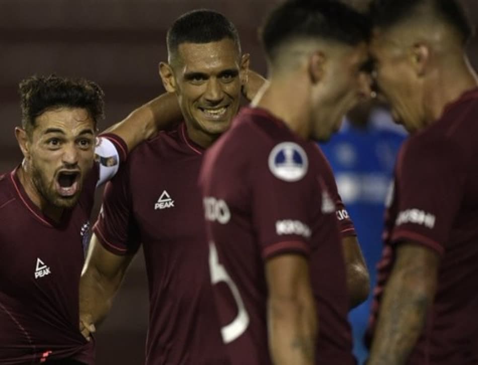 Lanús ganha bem na Sul-Americana da Universidad Católica de Quito