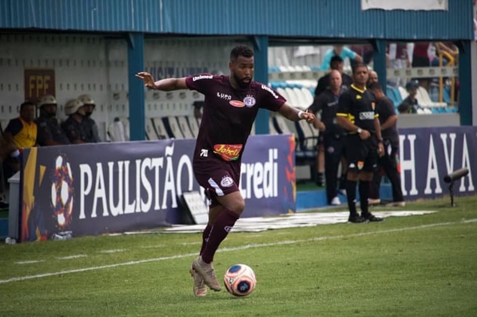 Lateral da Ferroviária projeta estreia na Copa do Brasil diante o Avaí