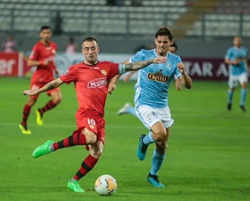 Barcelona perde do Sporting Cristal, mas continua na Libertadores