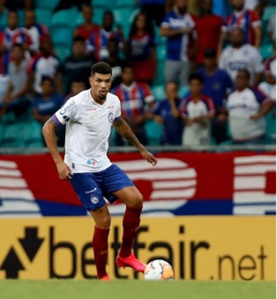 Esbanjando confiança, Juninho vibra com gol e vitória do Bahia diante o CSA