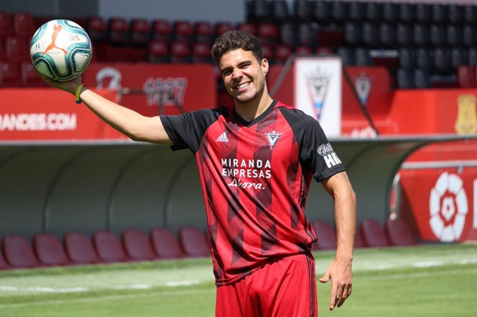 Brasileiro e venezuelano são titulares do surpreendente semifinalista da Copa do Rei