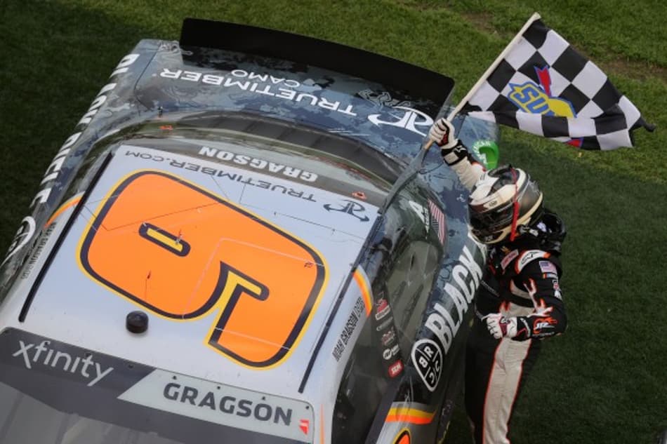 Noah Gragson vence a etapa de Daytona pela NASCAR Xfinity