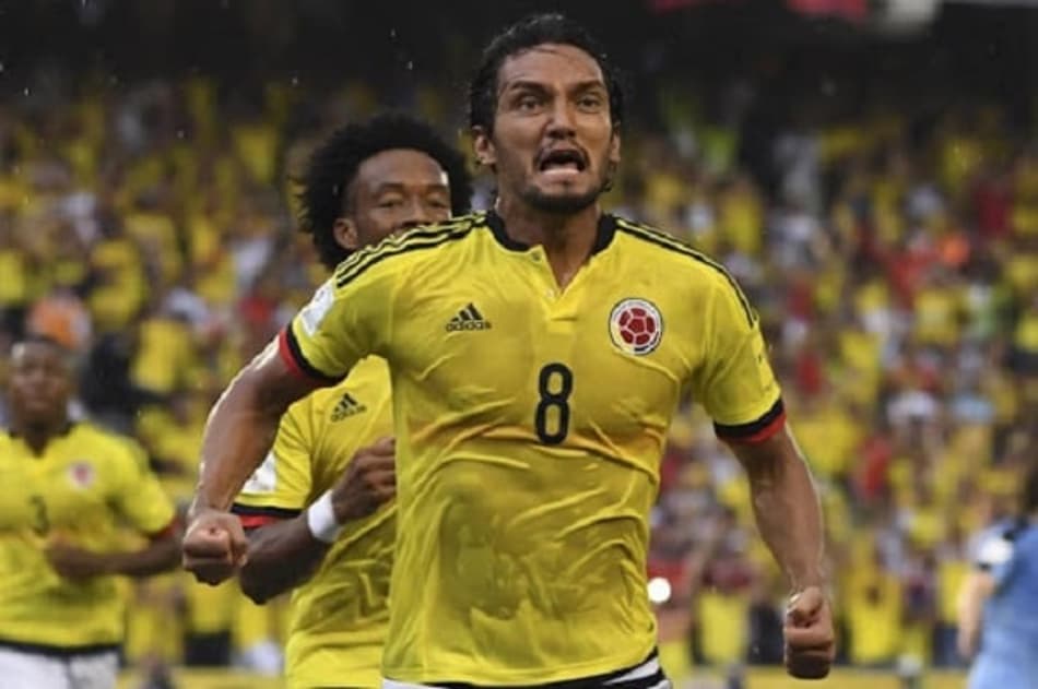 Meio-campista de duas Copas, Abel Aguilar faz anúncio de aposentadoria com lindo vídeo