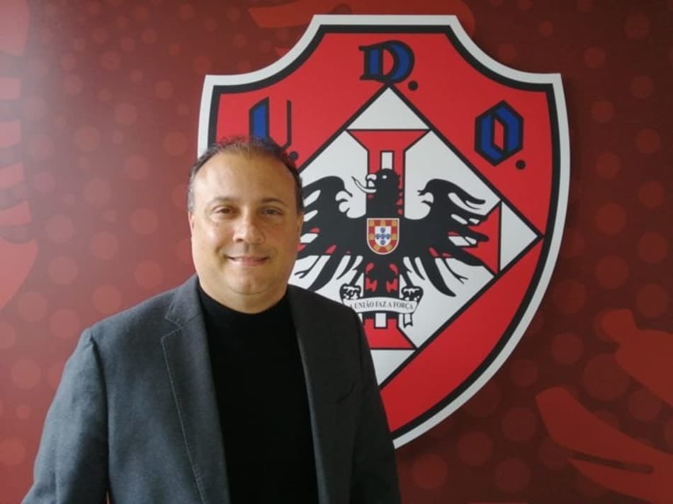 Ex-Galo e Seleção Sub-17 comenta sobre 'nova realidade' em Portugal