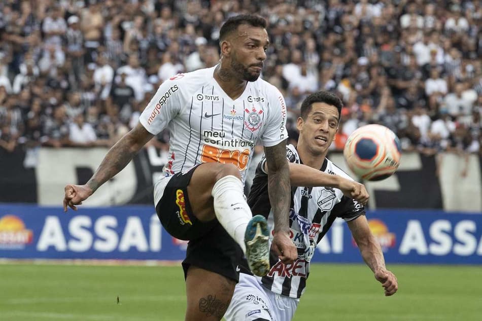 Michel Macedo festeja o aniversário de sua estreia pelo Corinthians