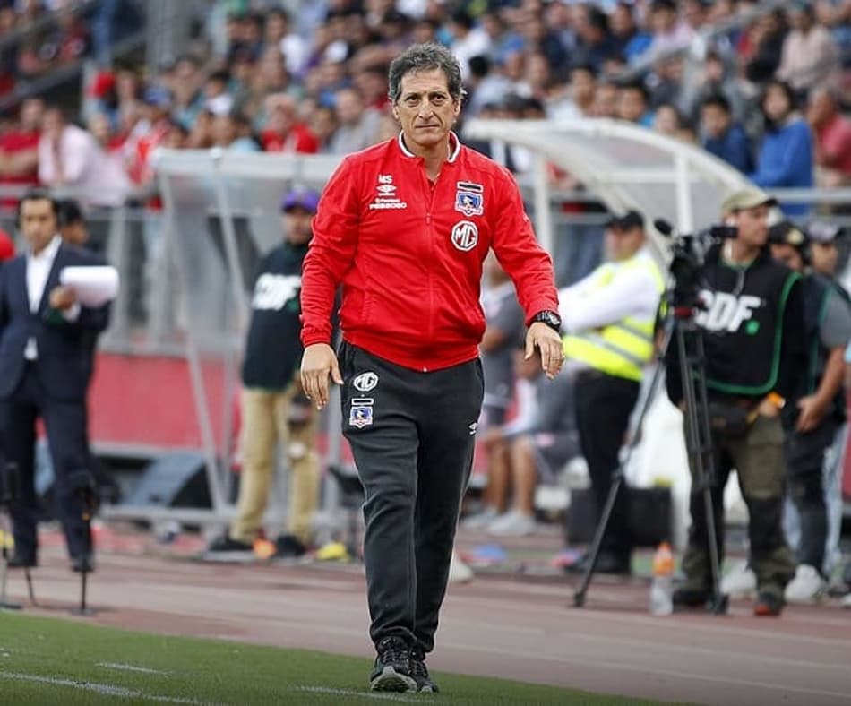 Em comunicado, Colo-Colo oficializa demissão do técnico Mario Salas