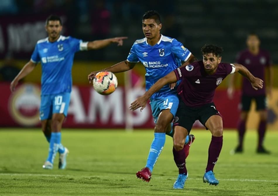 Universidad Católica de Quito vence o Lanús, mas é eliminada da Copa Sul-Americana