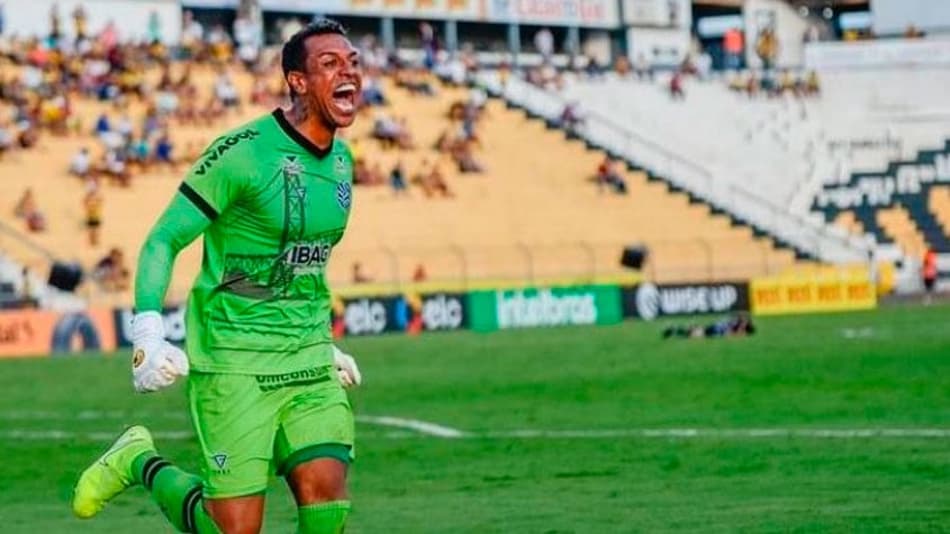 Sidão comemora números do Estadual e concorre à defesa mais bonita da Copa do Brasil