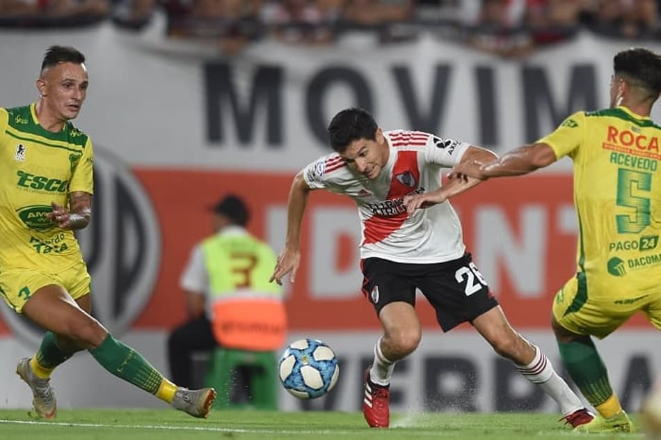 River sofre, empata com o Defensa y Justicia e retoma a ponta da Superliga