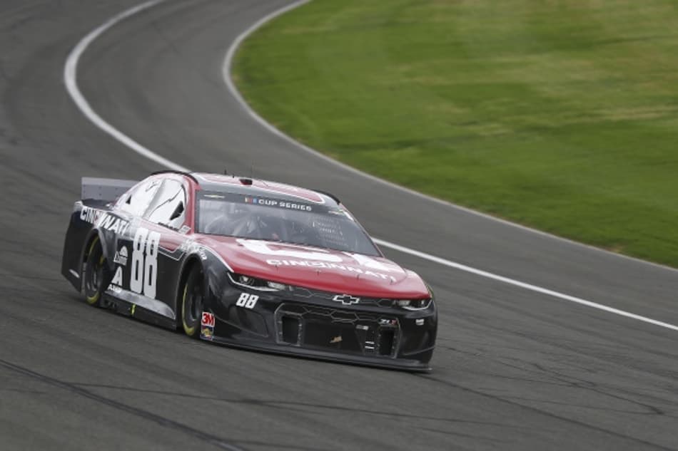 Alex Bowman vence a etapa de Fontana da Nascar Cup Series