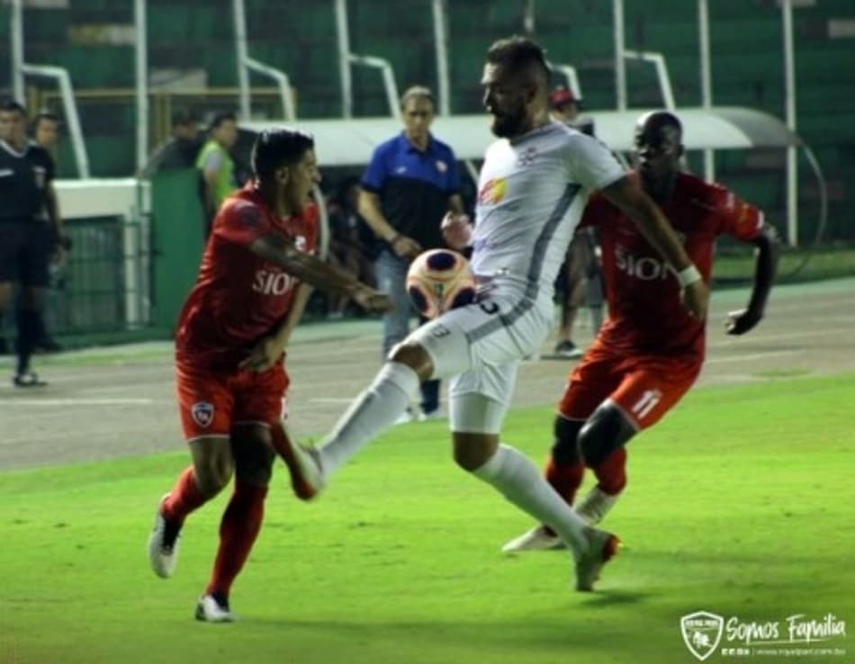 Zebra aparece nos duelos do Campeonato Boliviano