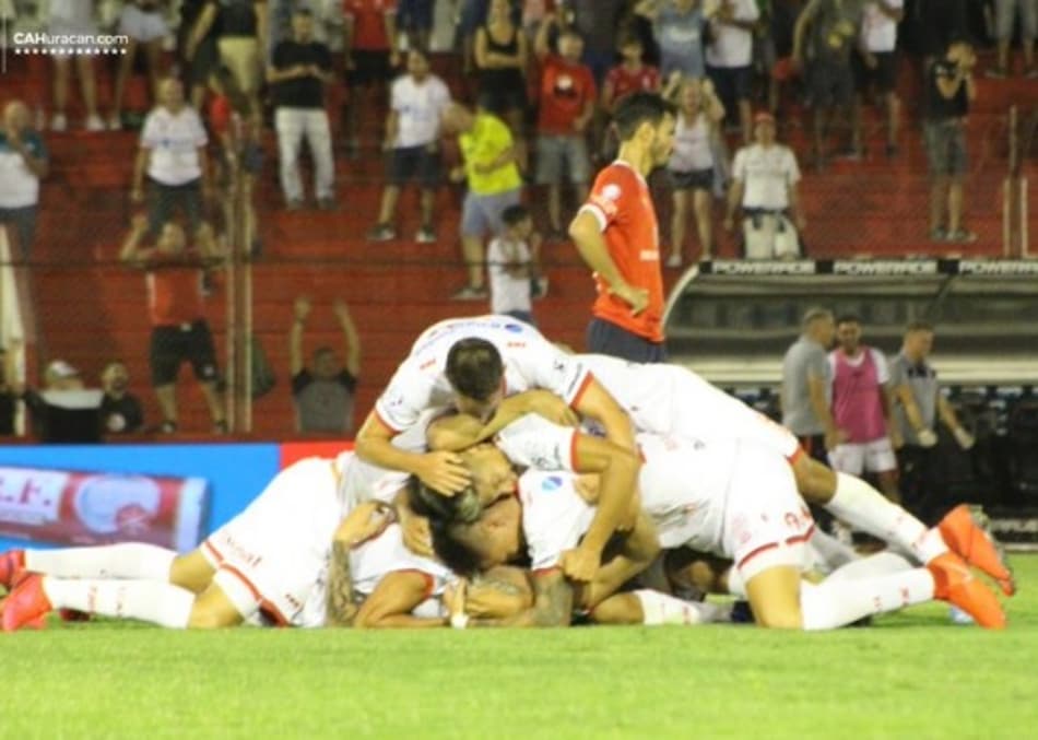 Superliga Argentina: Huracán afunda Independiente; Patronato vence