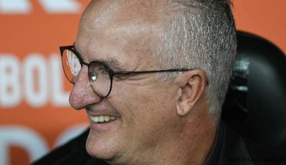 Dorival ganha tranquilidade após estreia na Libertadores