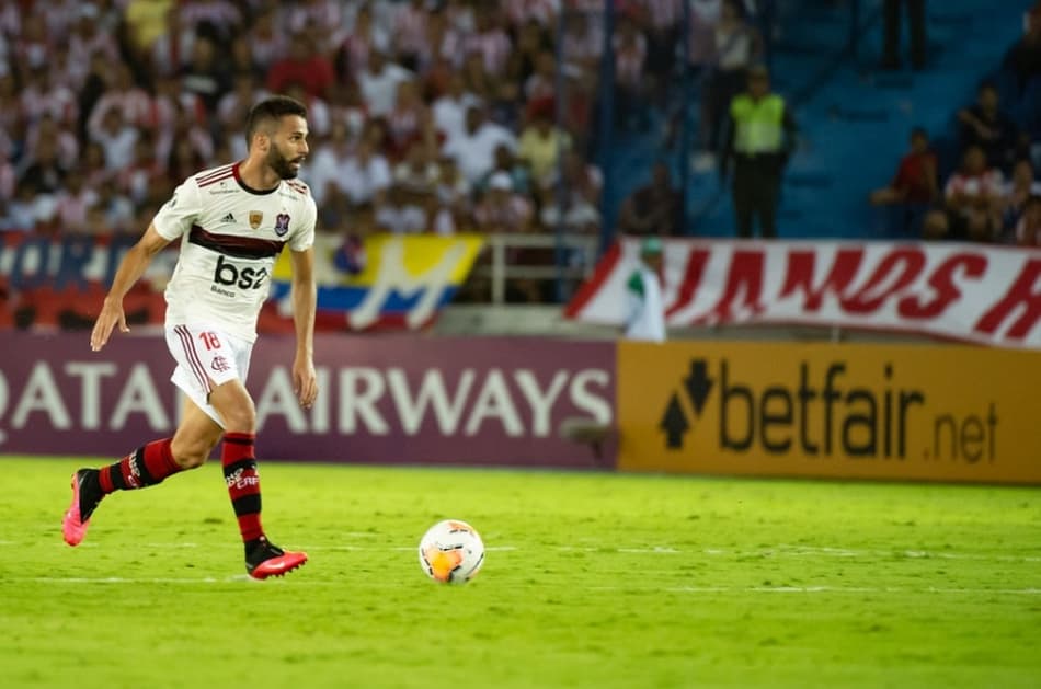 Atuação de Thiago Maia é aprovada, e meia aumenta opções no Flamengo