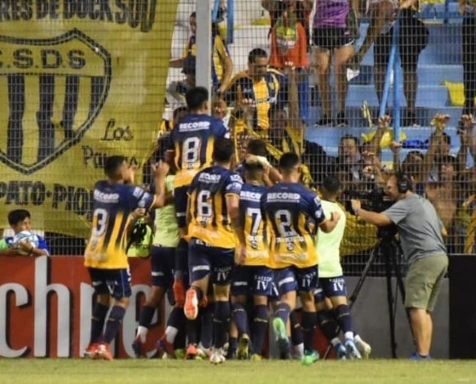 Nova surpresa na Copa Argentina: Dock Sud elimina o Unión