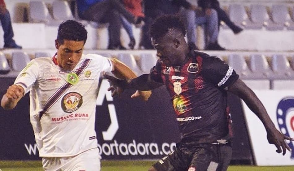Técnico Universitario, com empate, assume a ponta da LigaPro