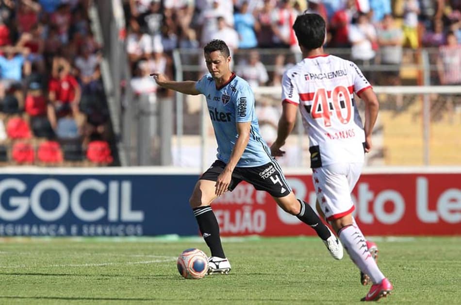 Anderson Martins lamenta queda de rendimento do São Paulo no 2º tempo