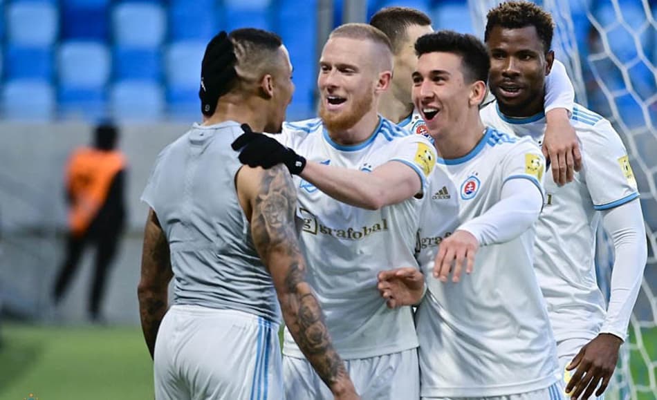 Ex-Grêmio e Avaí, Lucas Lovat vai bem, e Bratislava engata a terceira na Eslováquia