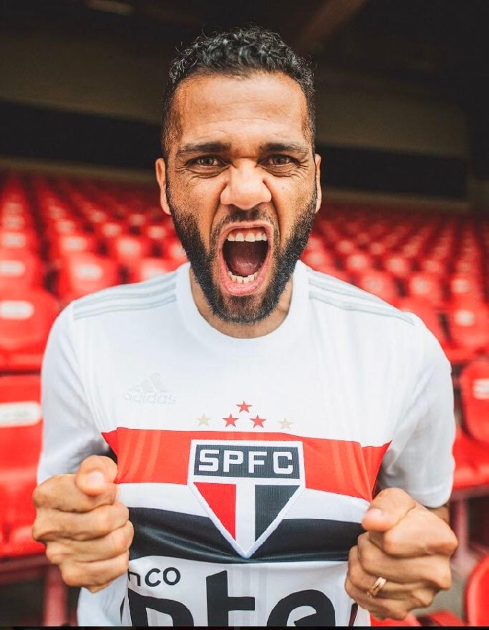 Atletas do São Paulo viram modelos da nova camisa: veja fotos!