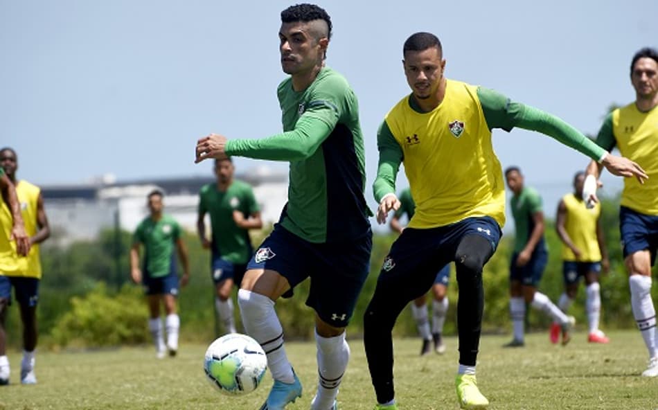 Fluminense embarca para duelo em Florianópolis sem Digão e Miguel