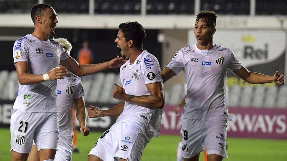 Santos busca manter invencibilidade contra clubes paraguaios na Liberta