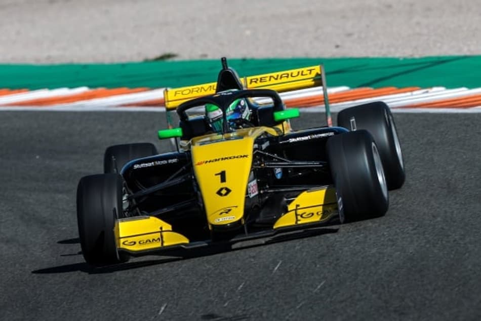 Collet retorna à Europa e retoma preparativos para início da temporada da F-Renault Eurocup