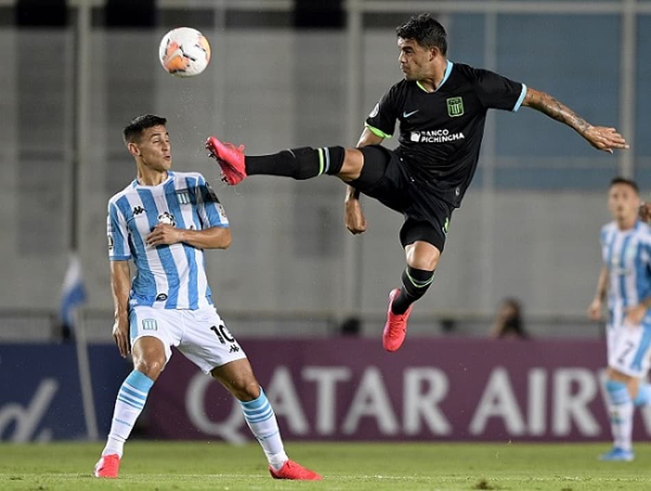 Com estádio vazio, Racing ganha do Alianza Lima em Avellaneda