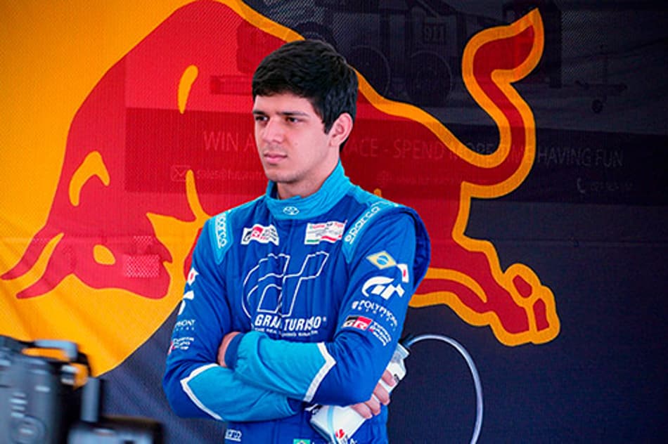 Destaque nas pistas reais e virtuais, Igor Fraga é o novo membro da Red Bull Junior Team