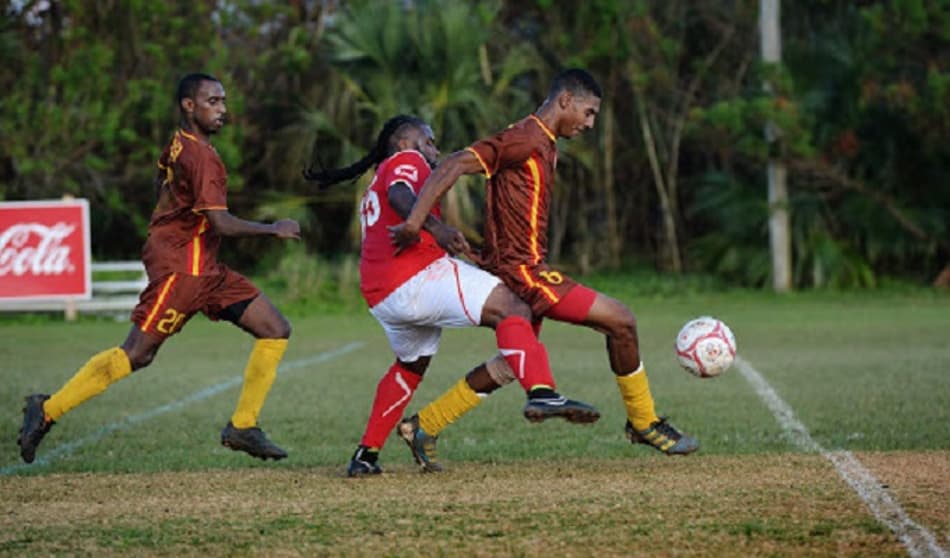 Líder nas Bermudas sofre goleada em rodada antes da paralisação