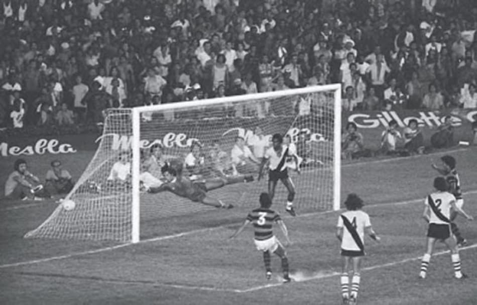 Dez jogos históricos do Flamengo para lembrar durante a pausa do futebol