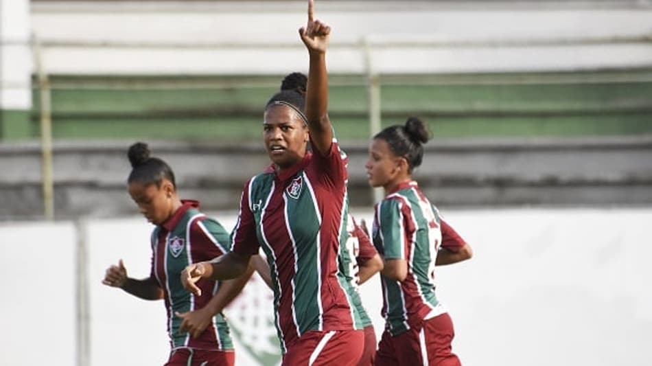 Com inspiração em Cristiane e CR7, conheça Vilmara, atacante do time feminino do Fluminense
