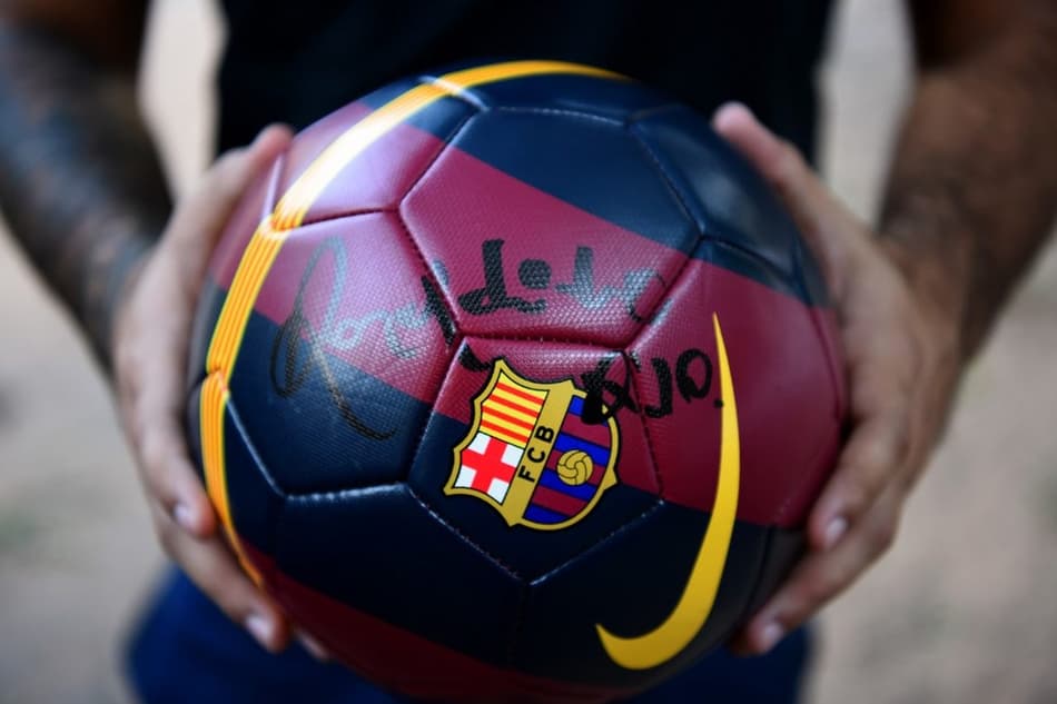 O aniversariante do dia: relembre as quatro décadas de Ronaldinho