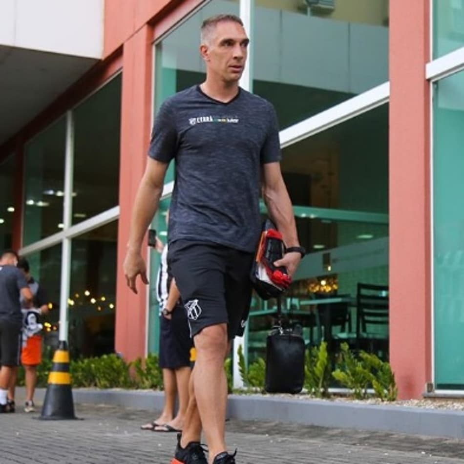 Fernando Prass explica rotina em quarentena e ajuda aos microempreendedores