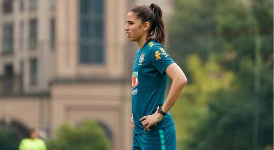 Zagueira brasileira que atua na China já fala em volta aos treinos