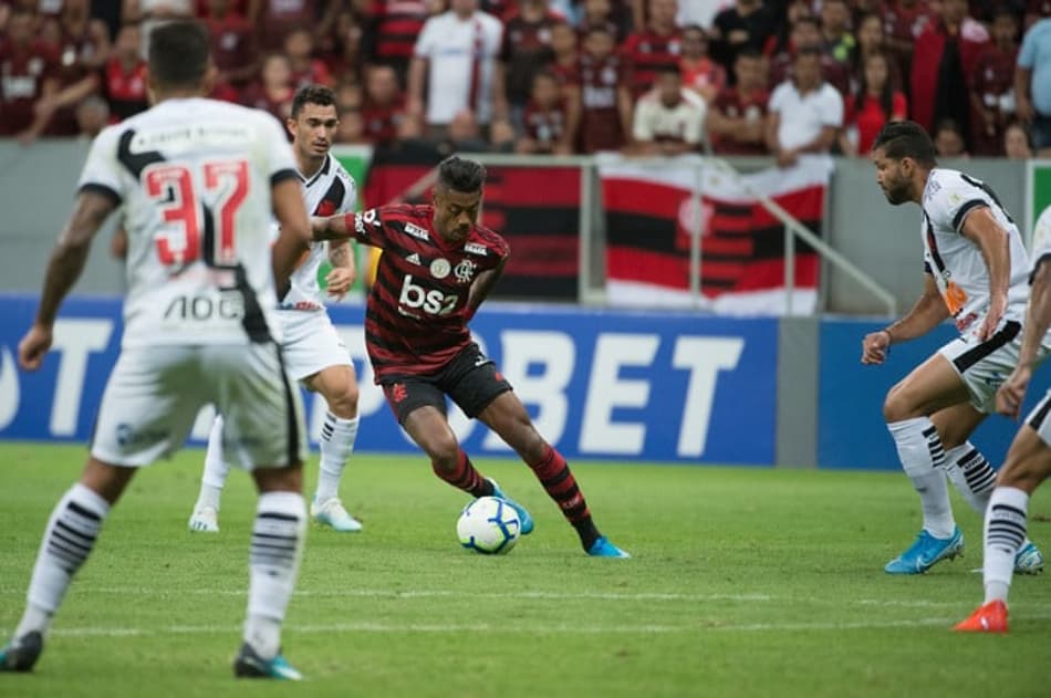 Pelo Flamengo, Bruno Henrique tem o Vasco como seu ‘adversário favorito’