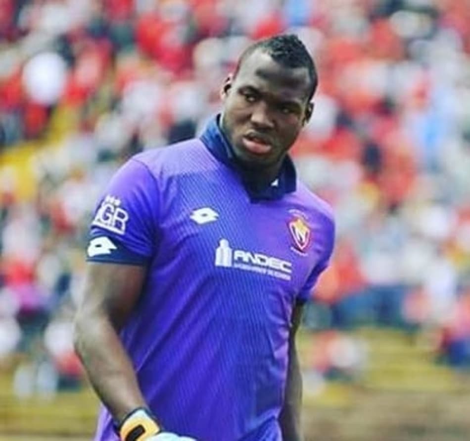 Goleiro sul-americano dispara contra torcida adversária: 'É a mais racista'